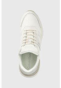 Calvin Klein sneakersy kolor biały. Zapięcie: sznurówki. Kolor: biały. Materiał: guma, skóra. Obcas: na platformie