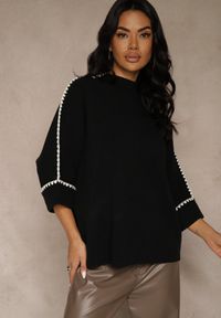 Renee - Czarny Sweter Ozdobiony Lamówką na Rękawach Tusenna. Okazja: na co dzień. Kolor: czarny. Materiał: jeans. Wzór: aplikacja. Styl: casual, elegancki, wizytowy #3