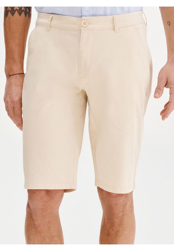 Pako Lorente - PAKO LORENTE - Beżowe szorty męskie. Okazja: na co dzień. Kolor: beżowy, niebieski. Materiał: bawełna, elastan. Wzór: gładki. Sezon: lato. Styl: casual