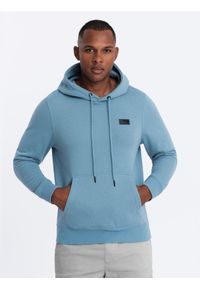 Ombre Clothing - Męska dresowa bluza kangurka z kapturem i metalowym pinem – błękitna V4 - Rozmiar: XL. Okazja: na co dzień. Typ kołnierza: kaptur. Kolor: niebieski. Materiał: dresówka. Wzór: jednolity. Styl: casual #1