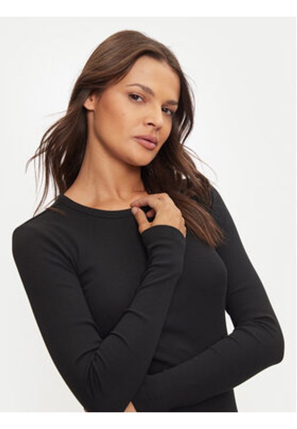 Vero Moda Sukienka codzienna Chloe 10315383 Czarny Slim Fit. Okazja: na co dzień. Kolor: czarny. Materiał: bawełna. Typ sukienki: proste. Styl: casual