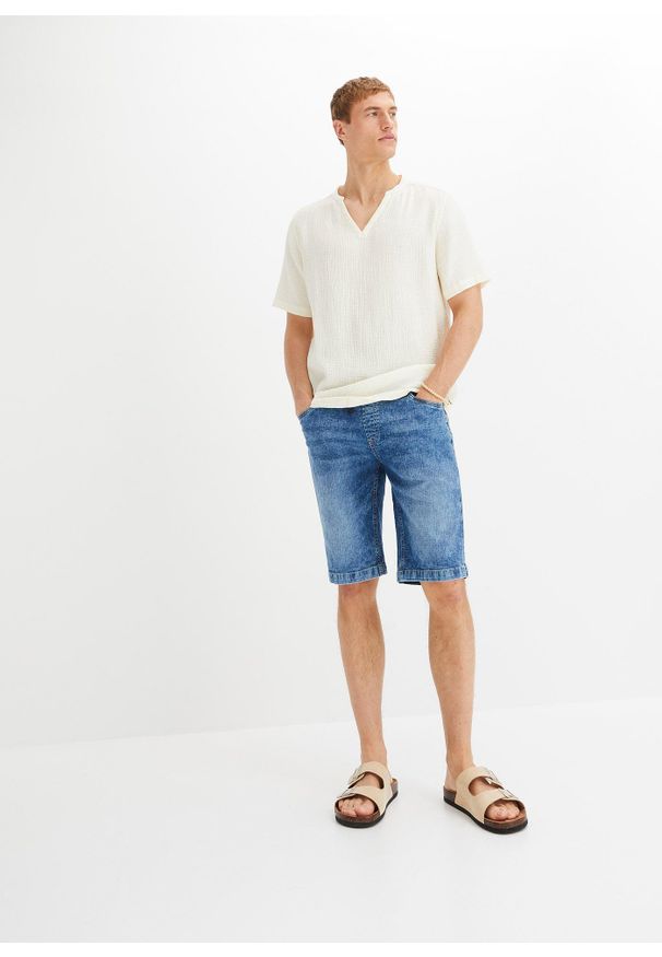 bonprix - Bermudy z gumką w talii Slim Fit. Kolor: niebieski