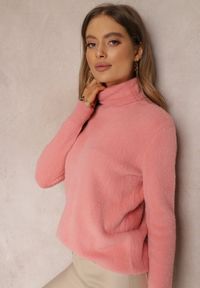 Renee - Ciemnoróżowy Golf Wełniany Długi Lezura. Typ kołnierza: golf. Kolor: różowy. Materiał: wełna. Długość rękawa: długi rękaw. Długość: długie. Sezon: jesień, zima #5