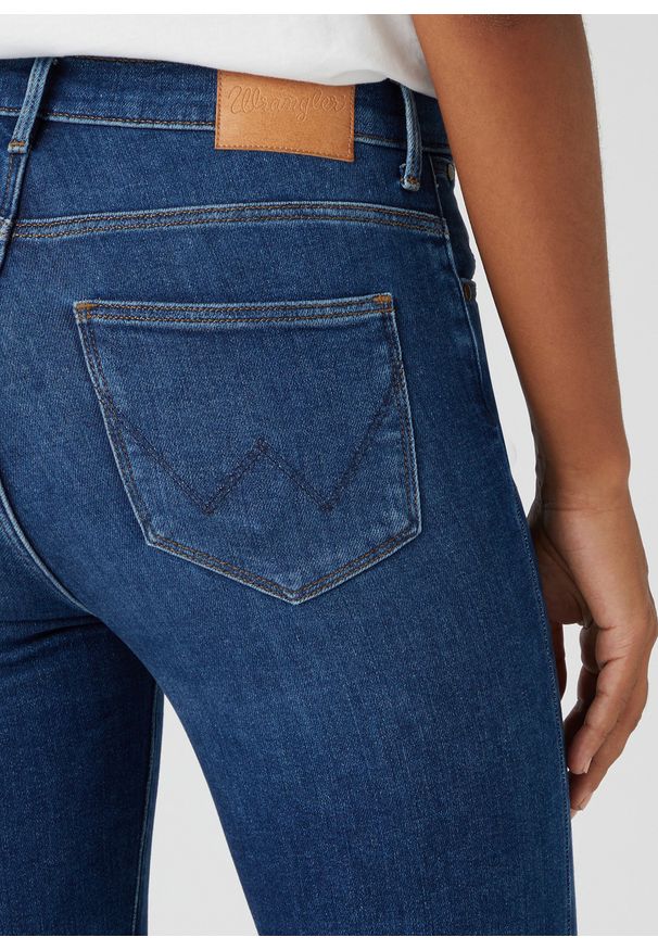 Wrangler - DAMSKIE SPODNIE JEANSOWE WRANGLER SLIM AUTHENTIC LOVE 112145952