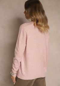 Renee - Jasnoróżowy Sweter z Wełną i Bawełną Ozdobiony Ściągaczami Tiosinda. Okazja: na co dzień. Kolor: różowy. Materiał: wełna, bawełna. Wzór: aplikacja. Styl: casual #3