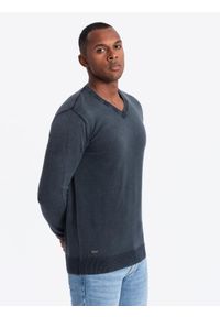 Ombre Clothing - Washowany sweter męski z dekoltem w serek - granatowy V2 - Rozmiar: XL. Typ kołnierza: dekolt w serek. Kolor: niebieski. Materiał: bawełna #3
