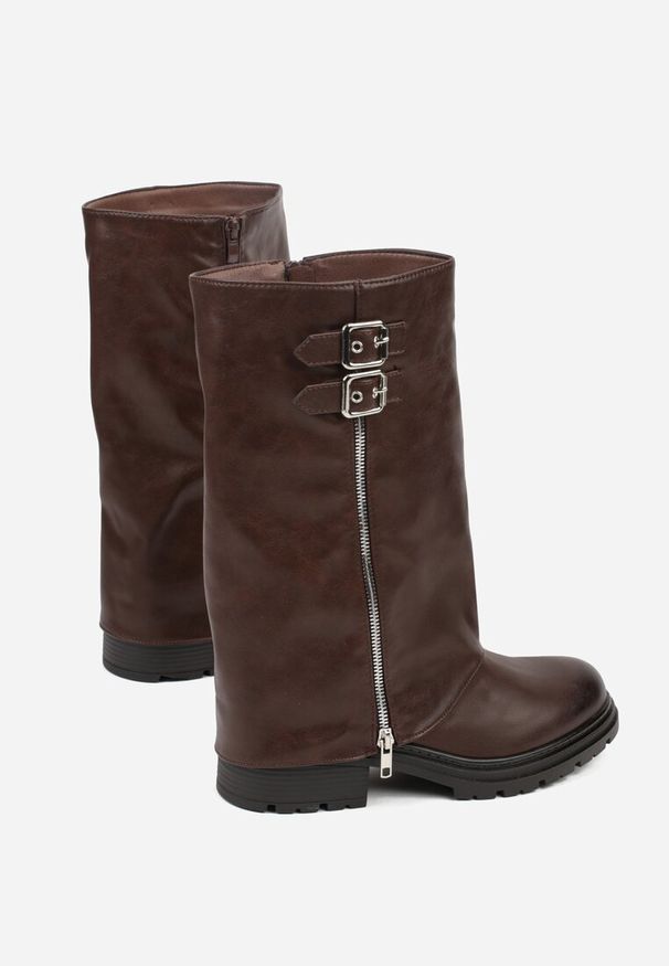 Born2be - Brązowe Botki z Cholewką Imitującą Nogawkę z Suwakiem i Klamrami Devea. Zapięcie: klamry. Kolor: brązowy. Materiał: jeans. Szerokość cholewki: normalna. Wzór: aplikacja