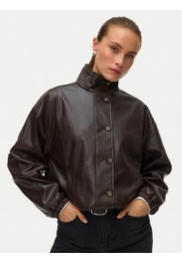 Vero Moda Kurtka z imitacji skóry Polly 10344161 Brązowy Relaxed Fit. Kolor: brązowy. Materiał: skóra #1