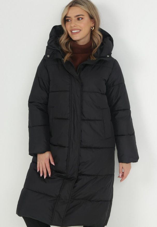 Born2be - Czarna Kurtka za Kolano Pikowana Fiddaf. Kolor: czarny