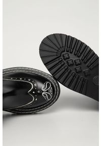 Karl Lagerfeld - Sztyblety skórzane. Nosek buta: okrągły. Kolor: czarny. Materiał: skóra. Szerokość cholewki: normalna. Obcas: na platformie. Styl: klasyczny. Wysokość obcasa: bez obcasa #4