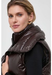 MICHAEL Michael Kors kurtka damska kolor brązowy zimowa. Kolor: brązowy. Materiał: polar, włókno, materiał. Długość rękawa: bez rękawów. Sezon: zima #4