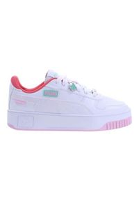 Buty do chodzenia damskie Puma Carina Street Charms. Kolor: biały. Materiał: syntetyk, materiał. Szerokość cholewki: normalna. Sport: turystyka piesza