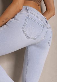 Renee - Jasnoniebieskie Jeansy o Kroju Skinny Low Waist Kolanilia. Okazja: na co dzień. Stan: obniżony. Kolor: niebieski. Styl: klasyczny, casual, elegancki #4