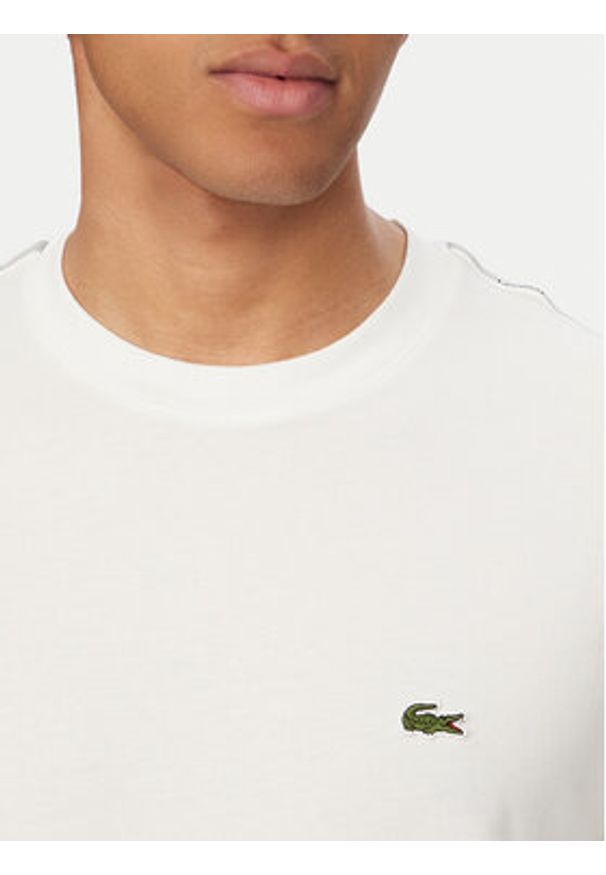 Lacoste T-Shirt TH0888 Biały Regular Fit. Kolor: biały. Materiał: bawełna