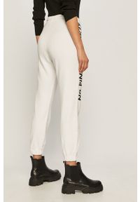 Pinko - Spodnie. Kolor: biały. Materiał: bawełna, dzianina. Wzór: nadruk #4