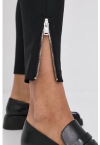 Silvian Heach Spodnie damskie kolor czarny dopasowane high waist. Stan: podwyższony. Kolor: czarny. Materiał: materiał #3