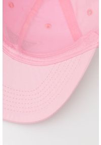 Guess czapka bawełniana kolor różowy gładka. Kolor: różowy. Materiał: bawełna. Wzór: gładki