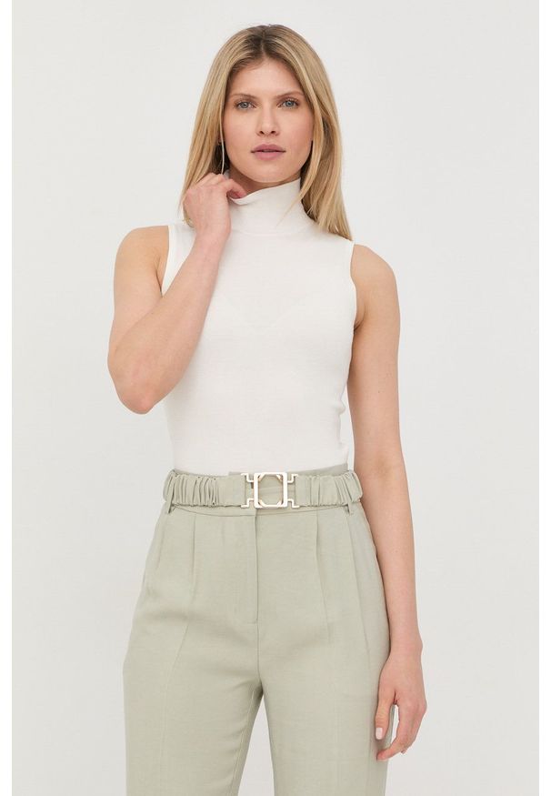 Guess sweter damski kolor beżowy lekki z golfem. Typ kołnierza: golf. Kolor: beżowy. Materiał: materiał, dzianina, wiskoza