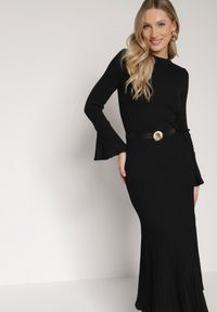 Born2be - Czarna Sukienka Dzianinowa z Wiskozą z Rozszerzanymi Rękawami i Paskiem Retelva. Okazja: na co dzień, na randkę. Kolor: czarny. Materiał: dzianina, wiskoza. Styl: casual, klasyczny, elegancki