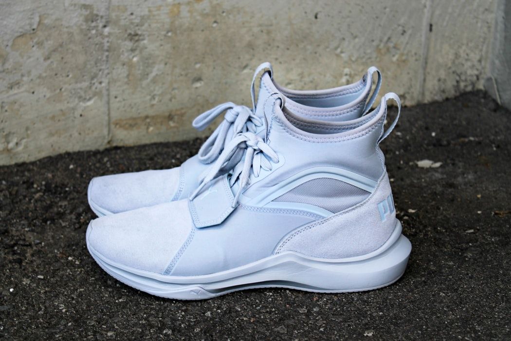 Markowe sneakersy damskie Nike, adidas, FILA, PUMA i GEOX – w czym tkwi sekret ich fenomenu?