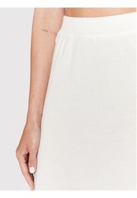 United Colors of Benetton - United Colors Of Benetton Spódnica ołówkowa 1098D0005 Biały Slim Fit. Kolor: biały. Materiał: bawełna #4