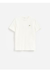 Reserved - T-shirt regular z haftem - złamana biel. Materiał: bawełna, dzianina. Wzór: haft