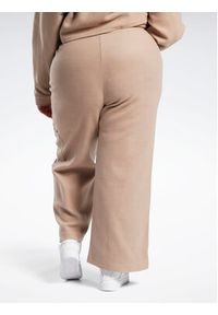 Reebok Spodnie dresowe Reebok Classics Reverse Fleece Wide Leg Joggers (Plus Size) IB4453 Brązowy. Kolekcja: plus size. Kolor: brązowy. Materiał: bawełna