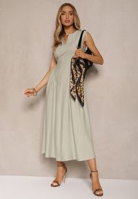 Renee - Zielona Rozkloszowana Sukienka z Wiskozy Lirune. Okazja: na co dzień. Kolor: zielony. Materiał: wiskoza. Sezon: lato. Typ sukienki: rozkloszowane. Styl: klasyczny, casual, elegancki