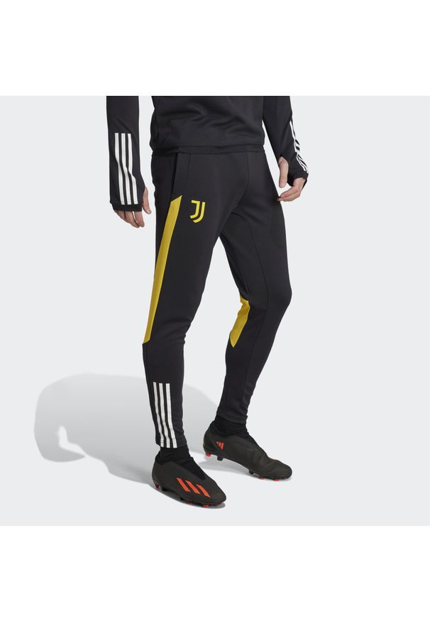 Spodnie do piłki nożnej męskie Adidas Juventus Tiro 23 Training Pants. Kolor: czarny. Materiał: dresówka, materiał