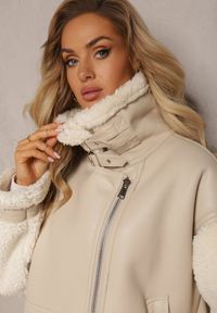 Renee - Jasnobeżowa Kurtka Ramoneska z Futerkiem Mysteri. Okazja: na co dzień. Kolor: beżowy. Materiał: futro. Wzór: paski. Styl: casual, elegancki #3