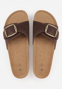 Born2be - Ciemnobrązowe Zamszowe Klapki na Grubej Korkowej Podeszwie Ozdobione Klamrą Kylvielle. Okazja: na co dzień. Kolor: brązowy. Materiał: zamsz. Wzór: aplikacja. Styl: elegancki, klasyczny, casual #3