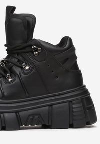 Renee - Czarne Sneakersy Nalora. Nosek buta: okrągły. Kolor: czarny. Szerokość cholewki: normalna. Wzór: aplikacja #3