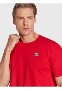 Le Coq Sportif T-Shirt 2120203 Czerwony Regular Fit. Kolor: czerwony. Materiał: bawełna #4