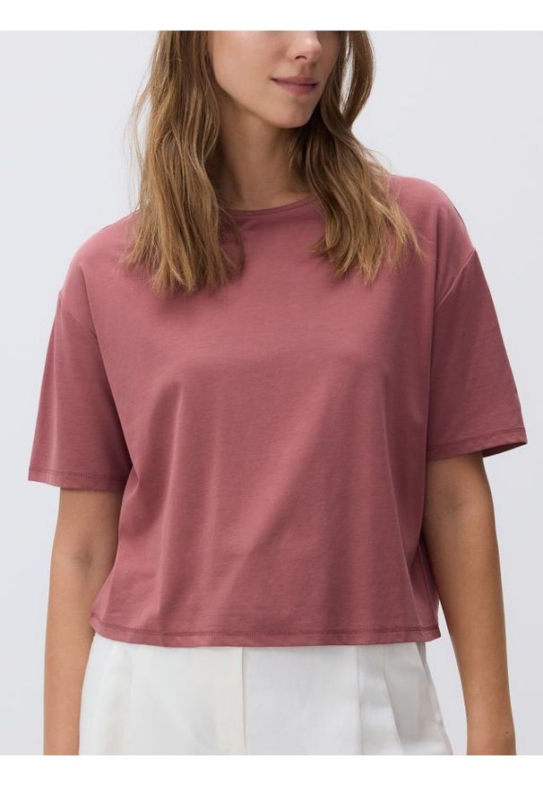 Reserved - Krótki t-shirt z modalem - brudny róż. Kolor: różowy. Materiał: dzianina. Długość: krótkie