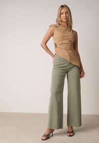 Born2be - Beżowa Bawełniana Bluzka o Asymetrycznym Marszczonym Kroju z Aplikacją Omphasia. Okazja: na co dzień. Kolor: beżowy. Materiał: bawełna. Wzór: aplikacja. Styl: casual, elegancki #8