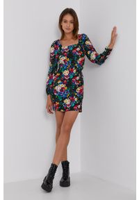 Desigual Sukienka mini prosta. Okazja: na co dzień. Materiał: tkanina. Długość rękawa: długi rękaw. Typ sukienki: proste. Styl: casual. Długość: mini #1