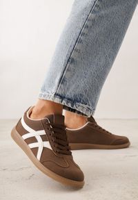 Born2be - Brązowe Sneakersy na Kauczukowej Podeszwie z Geometrycznym Wzorem Sewtila. Okazja: na co dzień. Kolor: brązowy. Materiał: kauczuk. Wzór: geometria #1