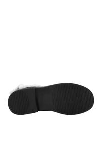Wittchen - Damskie sztyblety zamszowe ze sztucznym kożuszkiem czarne. Nosek buta: okrągły. Kolor: czarny. Materiał: zamsz, skóra. Szerokość cholewki: normalna. Sezon: jesień, zima. Obcas: na platformie #2