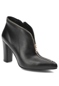 Czarne Botki Simen Modne Buty Damskie. Zapięcie: zamek. Kolor: czarny. Materiał: skóra. Wzór: gładki. Obcas: na obcasie. Styl: klasyczny, elegancki. Wysokość obcasa: średni