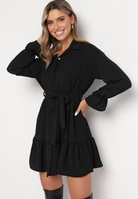 Born2be - Czarna Koszulowa Sukienka z Wiązanym Paskiem Stevania. Kolor: czarny. Materiał: materiał. Typ sukienki: koszulowe. Długość: mini #5
