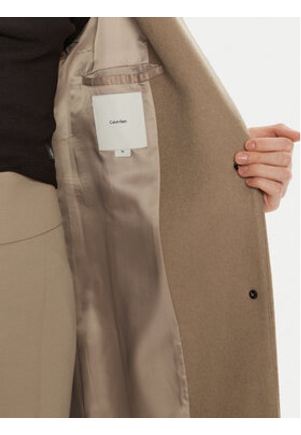 Calvin Klein Płaszcz wełniany K20K207701 Beżowy Regular Fit. Kolor: beżowy. Materiał: syntetyk