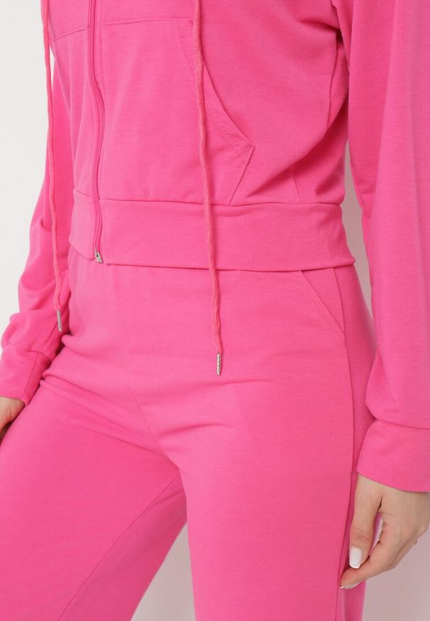 Born2be - Fuksjowy Komplet Dresowy Bluza z Kapturem Rozpinana i Szerokie Spodnie Avesmira. Kolor: różowy. Materiał: dresówka