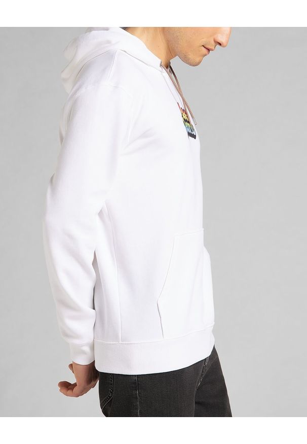 Lee - LEE PRIDE HOODIE MĘSKA BLUZA Z KAPTUREM LOGO WHITE L82RSP12 112140913. Typ kołnierza: kaptur