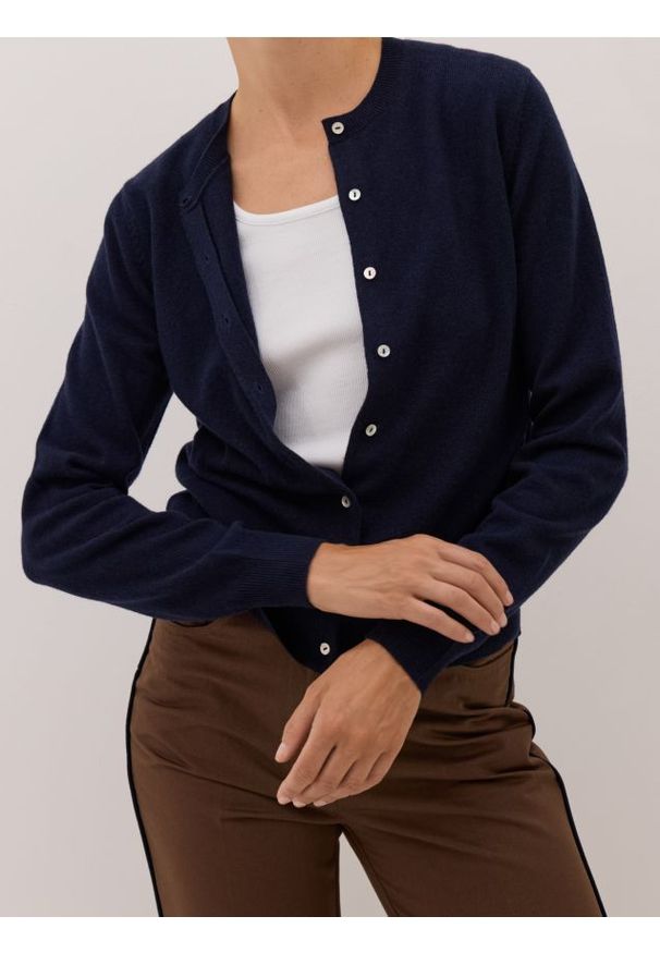 Reserved - Wełniany kardigan - granatowy. Kolor: niebieski. Materiał: wełna