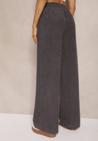 Renee - Szare Spodnie o Szerokim Kroju High Waist z Wiązaniem w Pasie Ettianne. Okazja: na co dzień. Stan: podwyższony. Kolor: szary. Styl: elegancki, casual #5