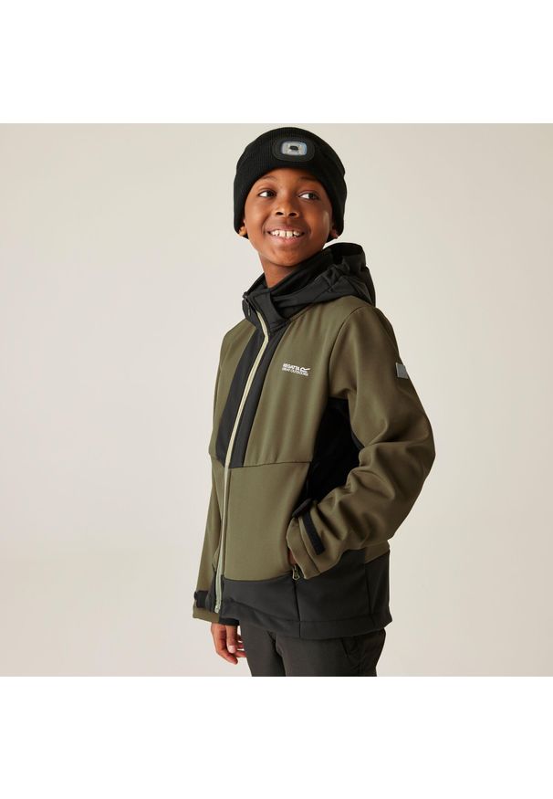 Regatta - Kurtka dziecięca softshell wodoodporny Haydenbury. Kolor: zielony, brązowy, wielokolorowy. Materiał: softshell. Styl: sportowy