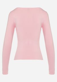 Born2be - Różowa Bluzka Ozdobiona Modnym Marszczeniem Arelissa. Kolor: różowy. Materiał: materiał. Długość rękawa: długi rękaw. Długość: długie. Wzór: aplikacja #3
