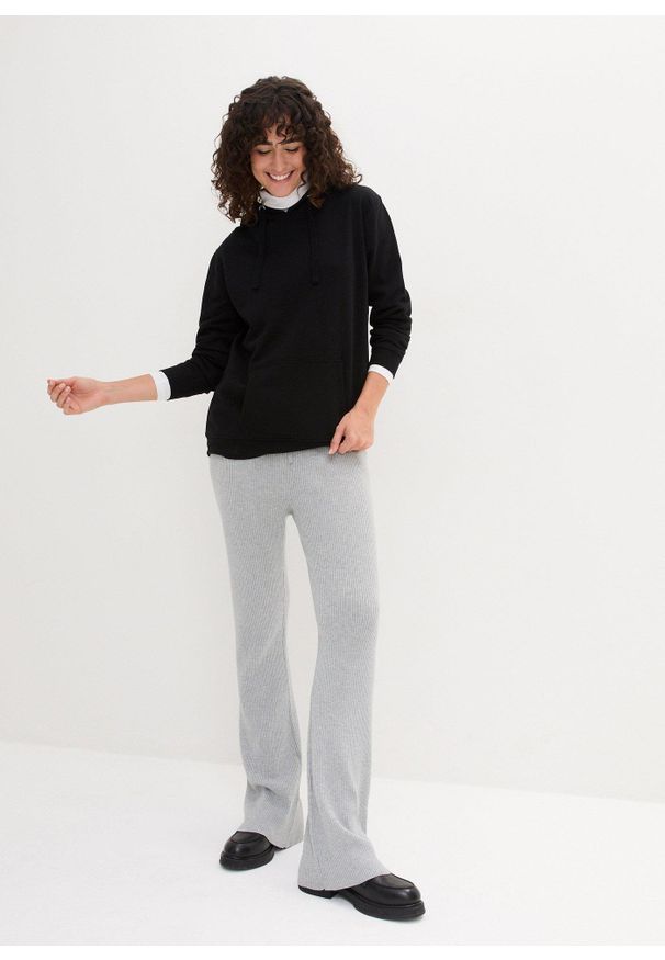 bonprix - Bluza z kapturem, z miękkiego materiału frotte. Typ kołnierza: kaptur. Kolor: czarny. Materiał: materiał. Styl: sportowy