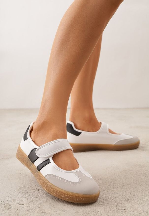 Renee - Białe Tenisówki Sneakeriny z Paskiem na Rzep Pirel. Okazja: na co dzień. Zapięcie: rzepy. Kolor: biały. Materiał: jeans, koronka. Wzór: gładki. Styl: casual, elegancki, sportowy