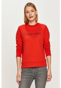 Calvin Klein - Bluza bawełniana. Okazja: na co dzień. Typ kołnierza: bez kaptura. Kolor: czerwony. Materiał: bawełna. Wzór: nadruk. Styl: casual #1